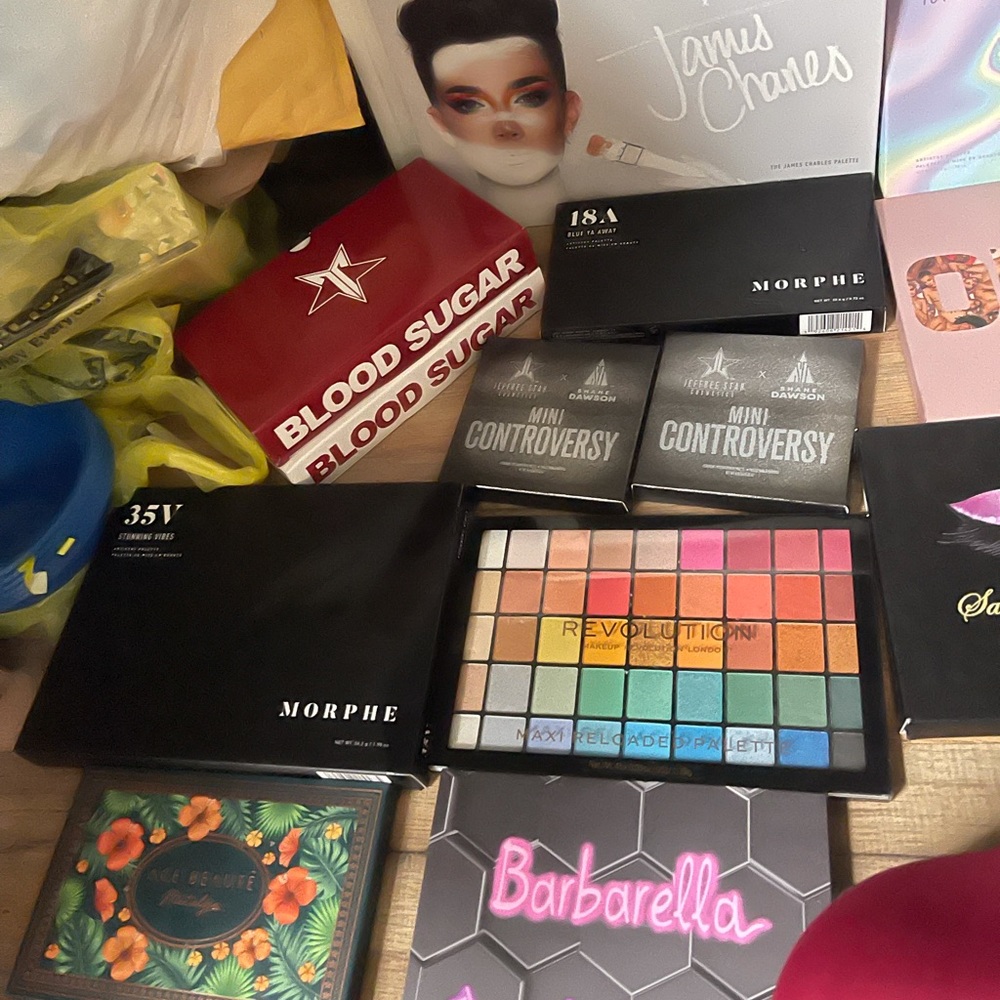 All brand new eyeshadow palettes